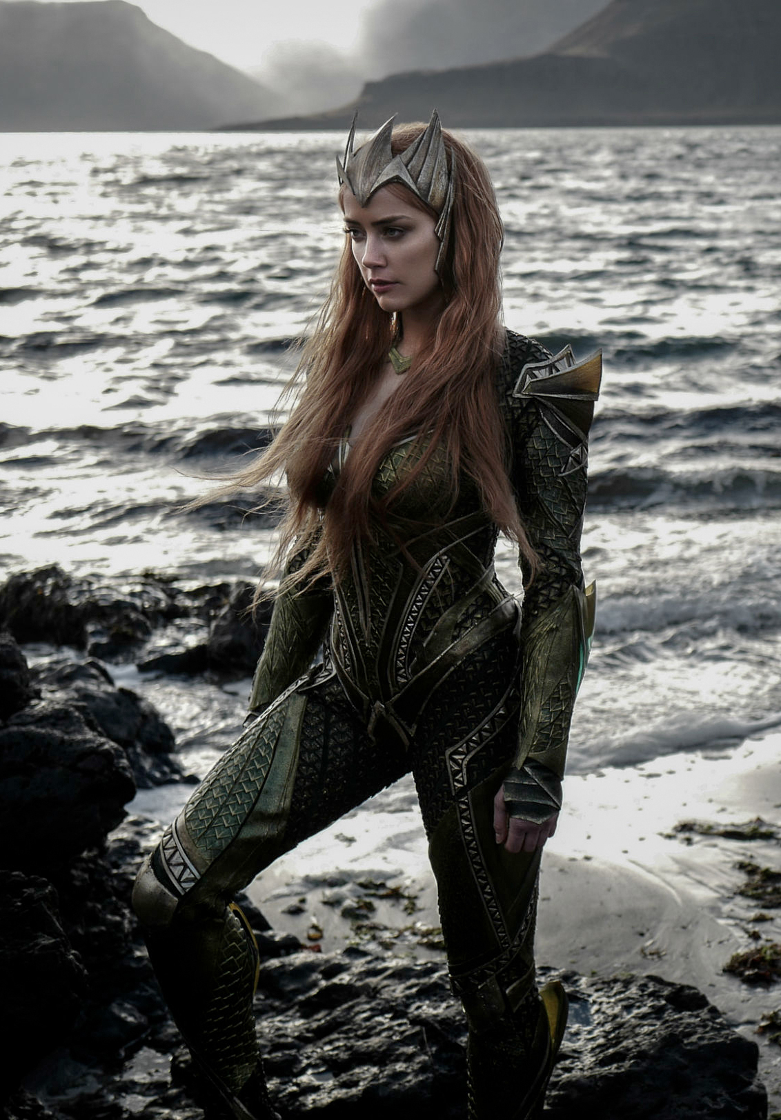 New Aquaman Set Photo Gives A New Look At Amber Heard As Mera Queen 