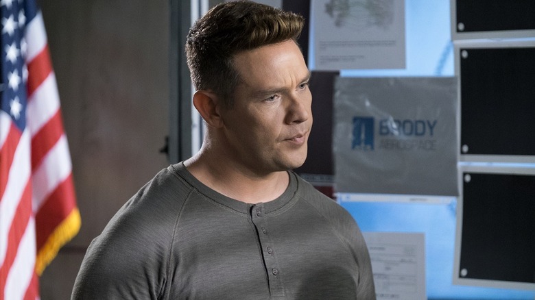 Kevin Alejandro as Dan Espinoza paying attention in Lucifer