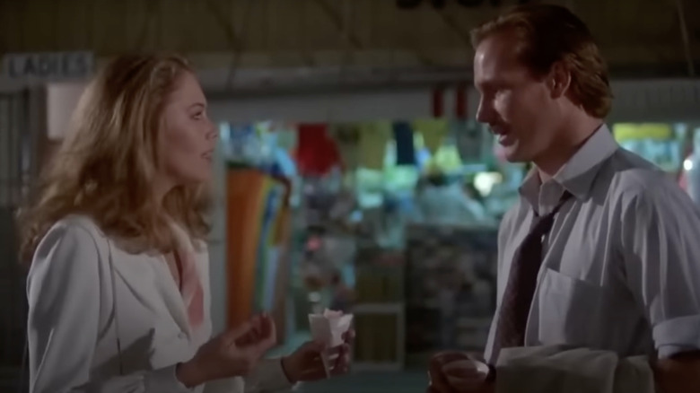 Kathleen Turner as Matty Walker eats a snow cone with William Hurt as Ned Racine in Body Heat