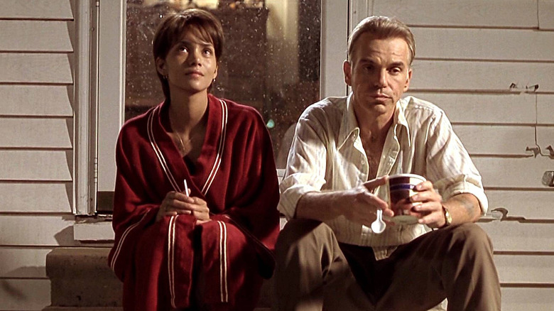 Halle Berry as Leticia and Billy Bob Thornton as Hank in Monster's Ball