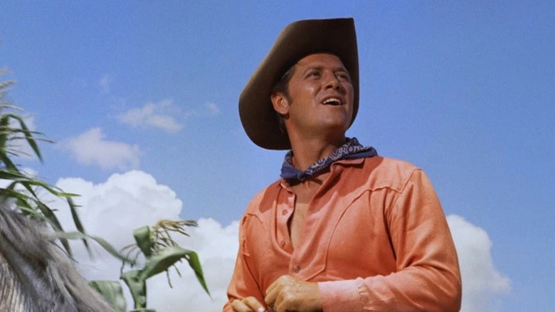 Curly (Gordon MacRae) sings in Oklahoma!