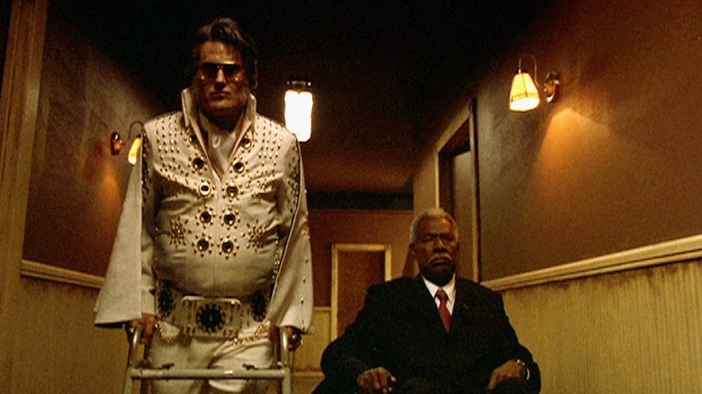 Bruce Campbell as Elvis and Ossie Davis as JFK in Bubba Ho-Tep