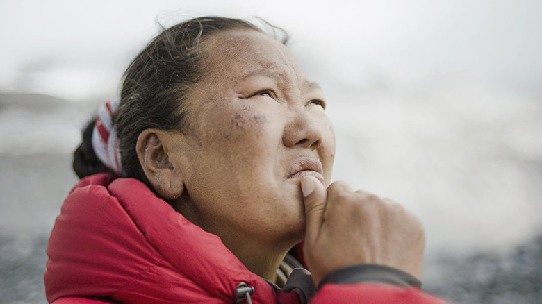 Lhakpa Sherpa looking up