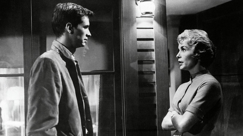 Norman and Marion talking outside the Bates Motel in Psycho