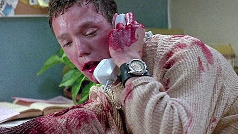 Scream 1996's Stu on phone while bleeding out