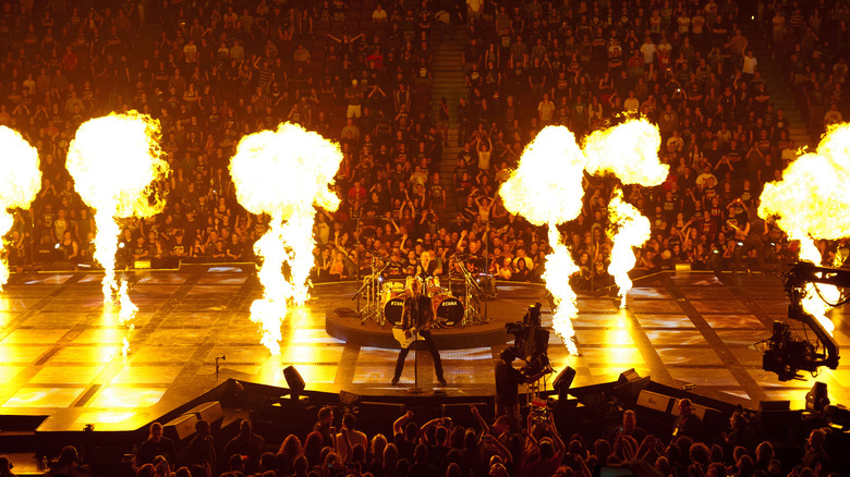 Metallica Through the Never concert flames 