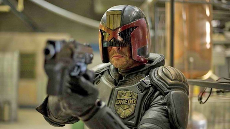 Dredd points gun