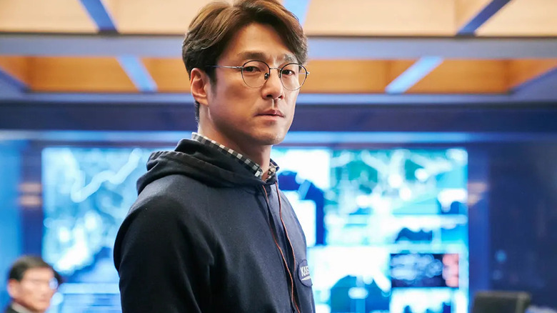 Park Mu-jin (Ji Jin-hee) stands in the situation room in Designated Survivor: 60 Days