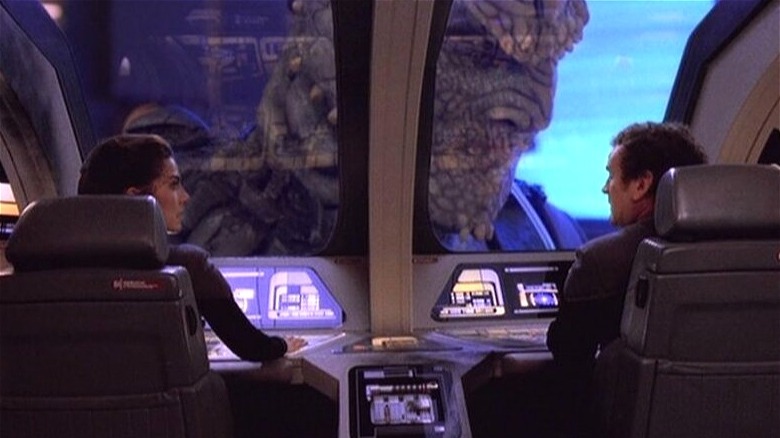 Jadzia and Miles view a Jem'Hadar