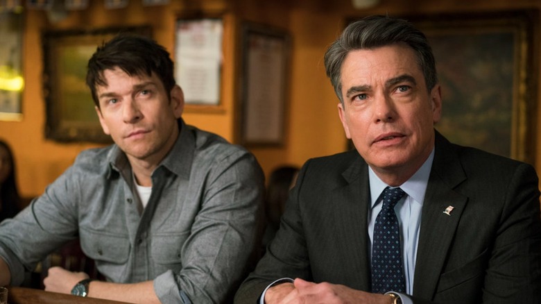 Mike and William Dodds at a bar on Law & Order Special Victims Unit