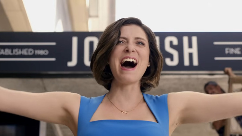 Rebecca Bunch (Rachel Bloom) singing on Crazy Ex-Girlfriend