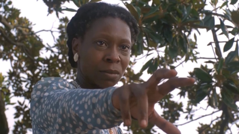 Celie hand out