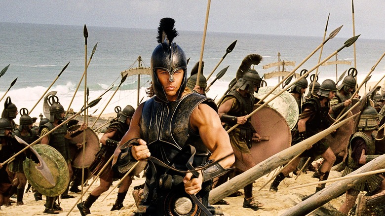 Brad Pitt fighting in Troy