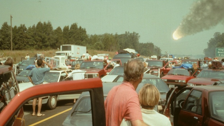 Drivers on crowded highway watch comet strike in Deep Impact