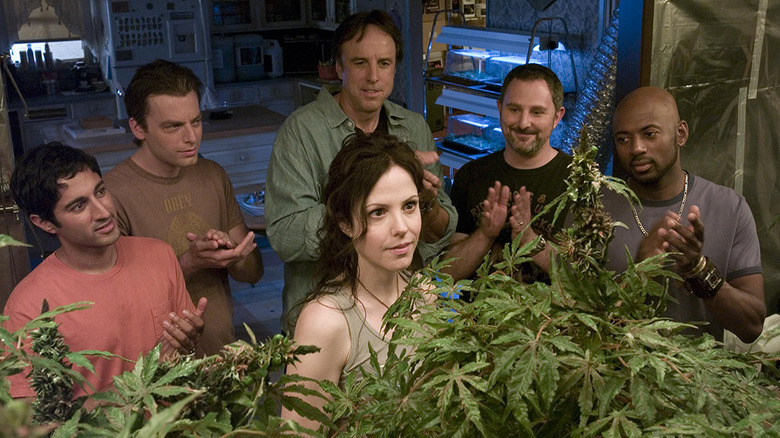 The casts of Weeds looks at, well, weed