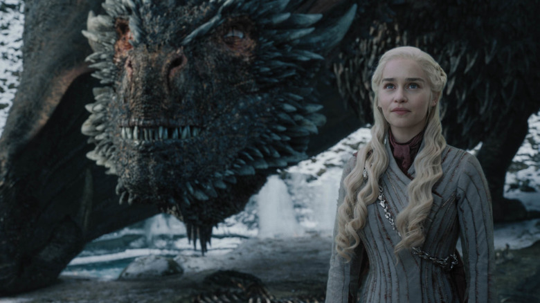 Game of Thrones Daenerys snow dragon