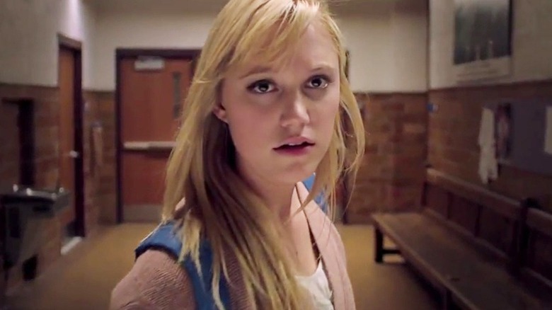 Maika Monroe as Jay Height