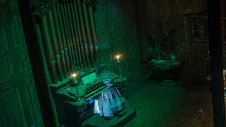 Ghost playing organ in Haunted Mansion