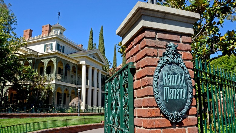 Haunted Mansion exterior at Disneyland