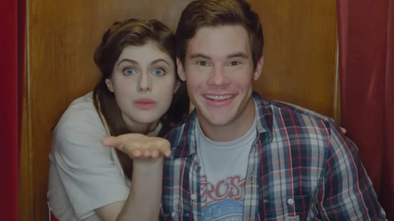 Adam DeVine and Alexandra Daddario in photo booth