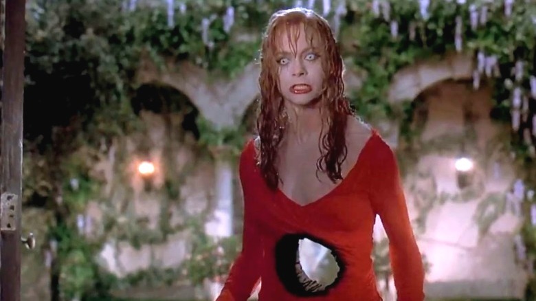 Goldie Hawn with hole in stomach in Death Becomes Her