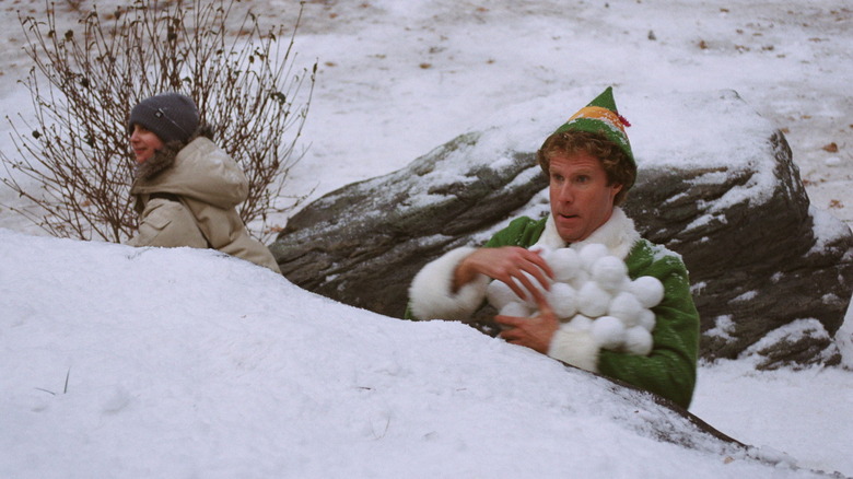 Elf snowball fight 