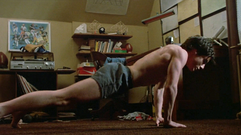 Tom Cruise doing push ups