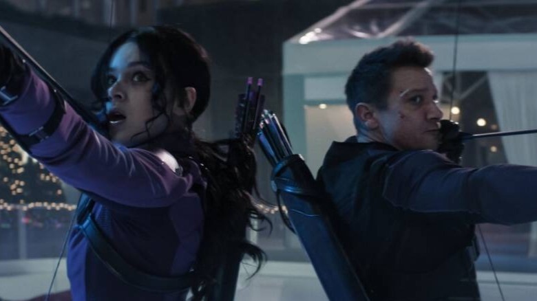 Hailee Steinfeld Jeremy Renner Hawkeye