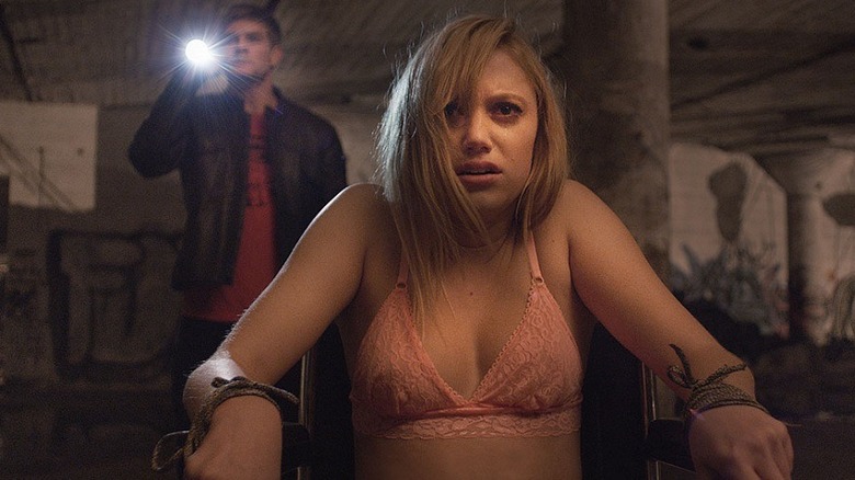 it follows Maika Monroe