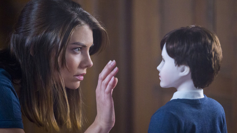 Lauren Cohan waves to brahms in the boy