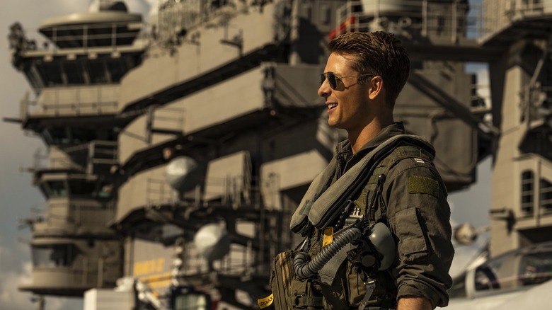 Glen Powell Top Gun Maverick