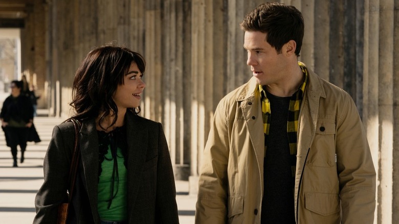 Sarah Hyland and Adam Devine in Pitch Perfect: Bumper in Berlin