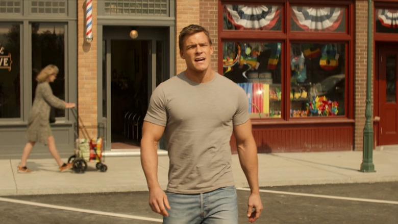 Alan Ritchson in Reacher