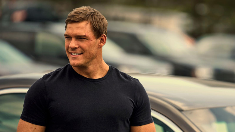 Alan Ritchson in Reacher