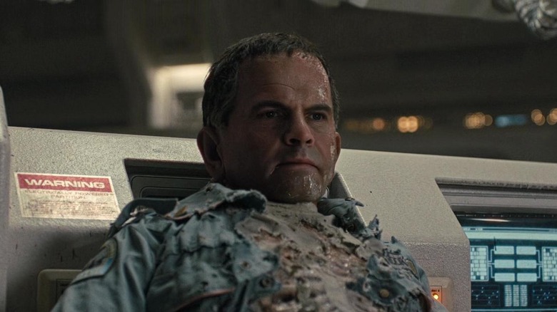 Recreación digital de Ian Holm como el ser artificial Rook en Alien: Romulus