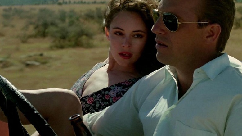 Madeleine Stowe as Miryea Mendez seduces Kevin Costner as Jay Cochran in Revenge