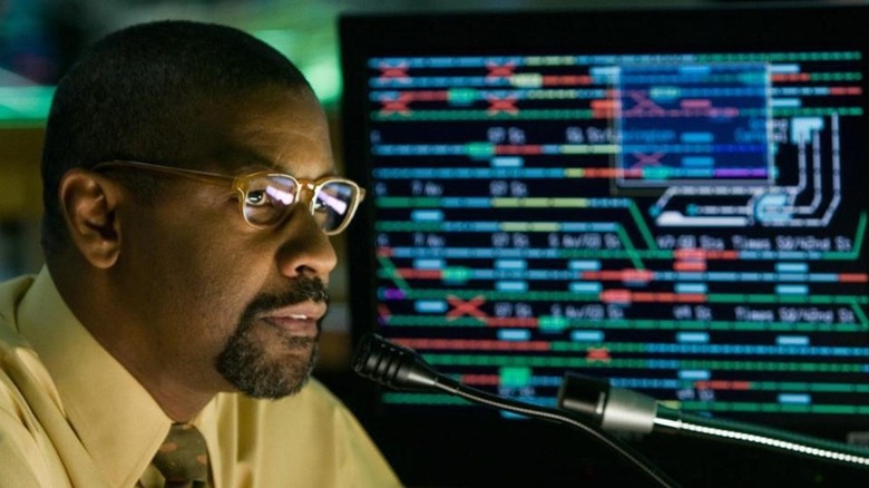 Denzel Washington works train dispatch as Walter Garber in The Taking of Pelham 123