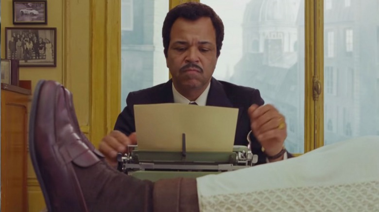 Jeffery Wright in The French Dispatch at a typewriter