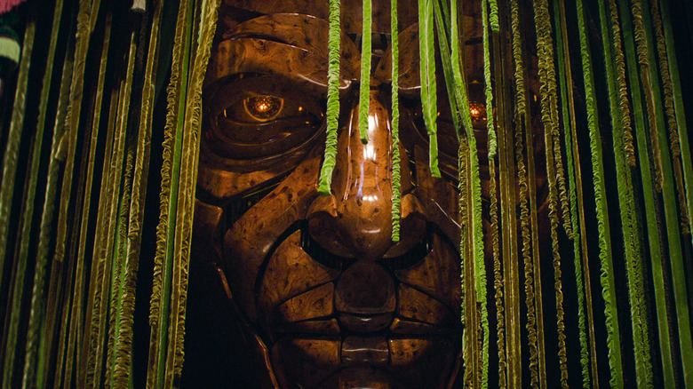 The Wizard of Oz's big mechanical face, as depicted in the film Wicked