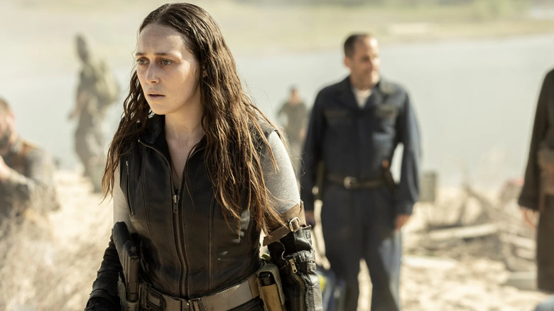 Alycia Debnam-Carey looking distraught in a desert on Fear the Walking Dead