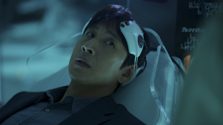 Koh Sewon (Lee Sun-kyun) sits in his neurological machine in Dr. Brain