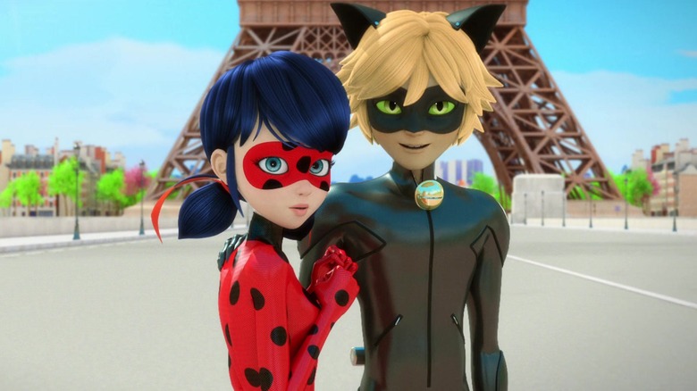 miraculous ladybut and chat noir stand together