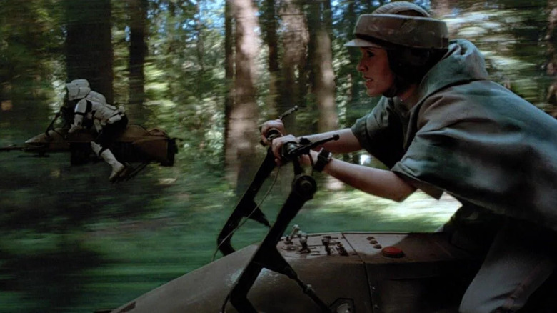 Return of the Jedi leia chases stormtrooper on speeder bike