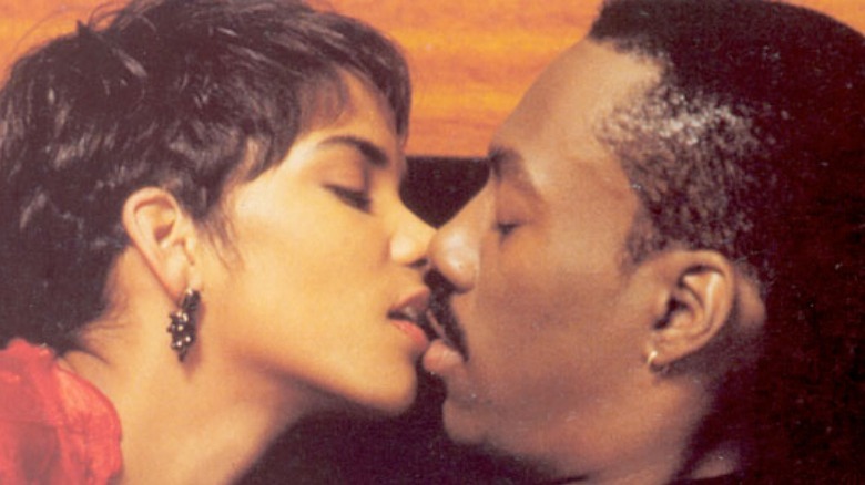 Eddie Murphy and Halle Berry smooch