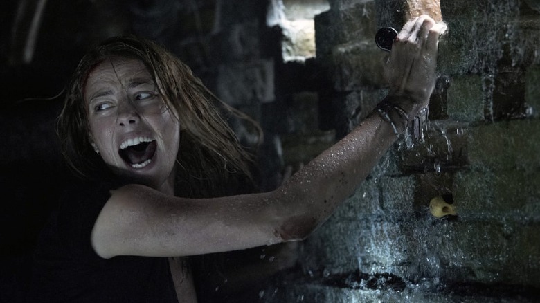 Kaya Scodelario screaming in Crawl