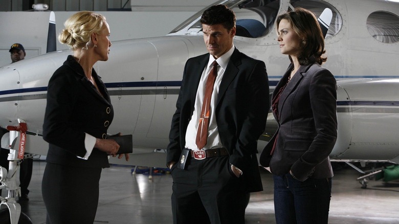 Bones Season 2 Brennan and Booth 