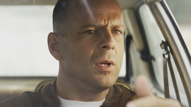 Bruce Willis previu um dos maiores filmes de terror de todos os tempos no set de Pulp Fiction