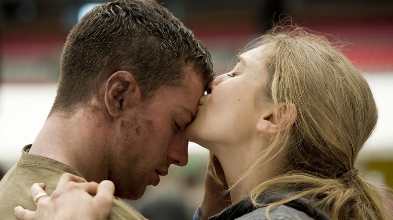 Aaron Taylor-Johnson e Elizabeth Olsen em Godzilla