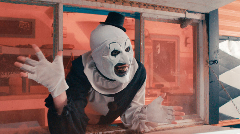 Art the Clown mãos de jazz Terrifier 2