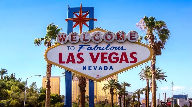 welcome to las vegas sign